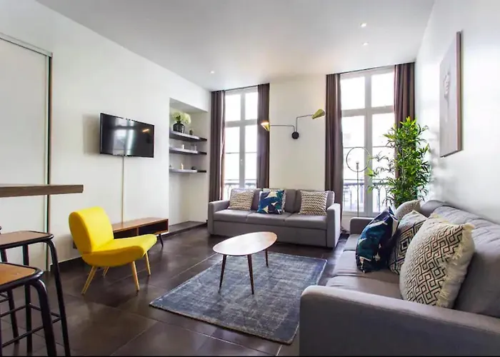 Sentier Historical Center Charming & Cosy Apartment