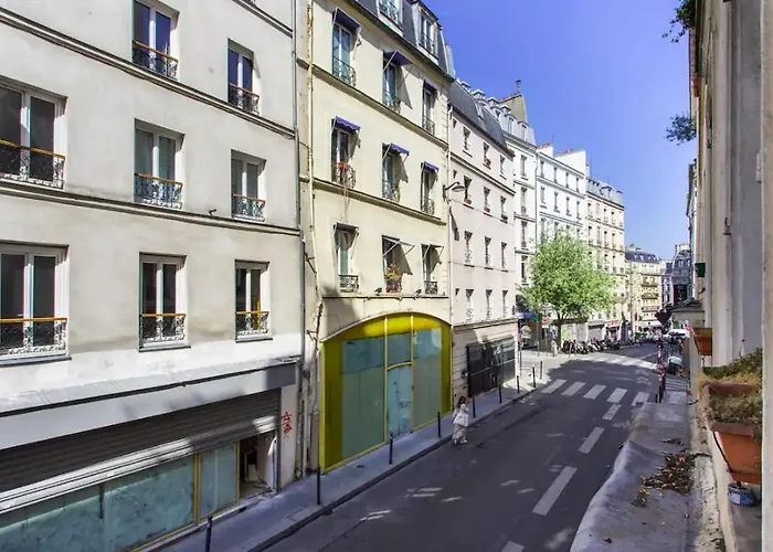 Sentier Historical Center Charming & Cosy Apartment